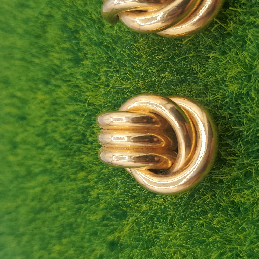 Elegant‎ Gold Tone Knot Earrings E1032 - Picture 2 of 4